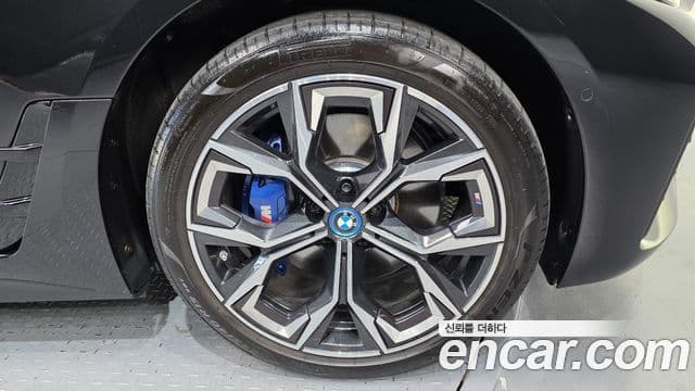 BMW i4 eDrive40 M Sport Pro, 2024 все фото