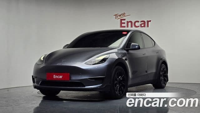 Tesla модель Y, 2025 1