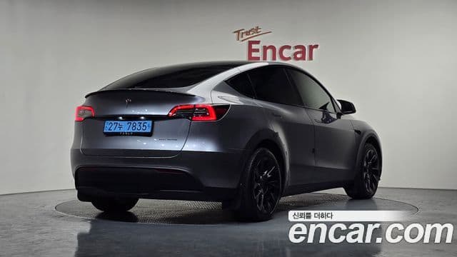 Tesla модель Y, 2025 2