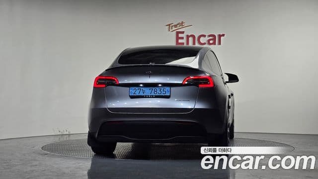Tesla модель Y, 2025 4