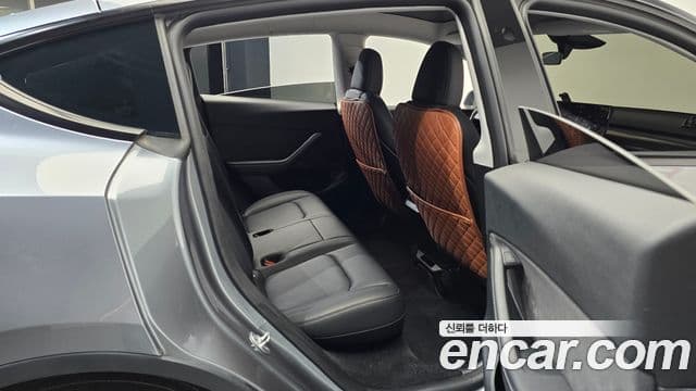 Tesla модель Y, 2025 12