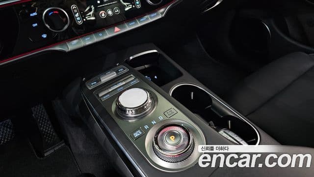 Genesis GV70, 2022 9