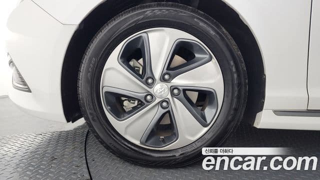 Hyundai LF Sonata гибрид Modern Special, 2017 все фото