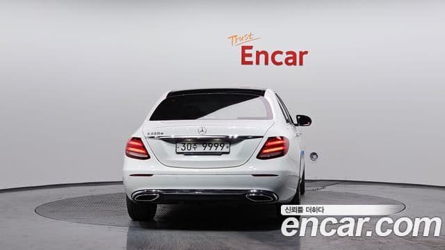 Mercedes-Benz E-класс W213 Avantgarde, 2017 4