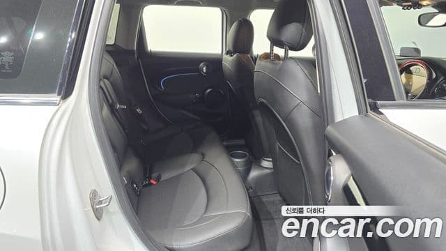 Mini Cooper 3세대, 2024 12