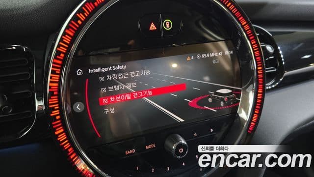 Mini Cooper 3세대, 2024 16