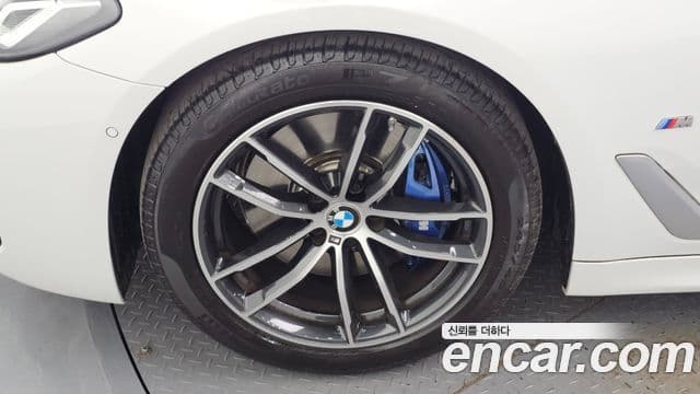 BMW 5시리즈 (G30) 520i M Sport, 2023 все фото