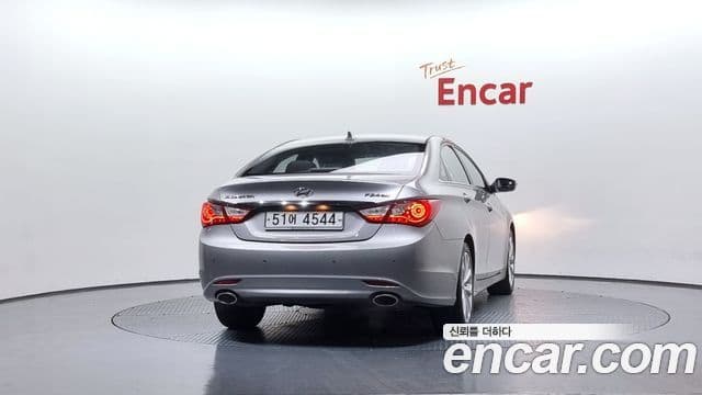 Hyundai YF Sonata люксовая версия, 2010 4