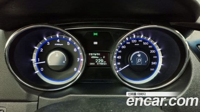 Hyundai YF Sonata люксовая версия, 2010 8