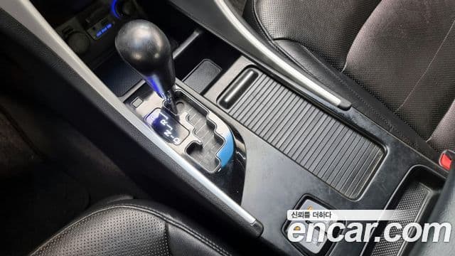 Hyundai YF Sonata люксовая версия, 2010 9