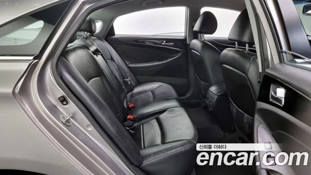 Hyundai YF Sonata люксовая версия, 2010 12