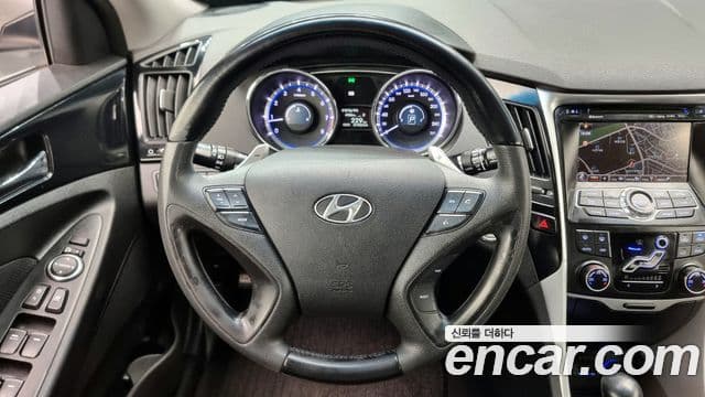 Hyundai YF Sonata люксовая версия, 2010 14