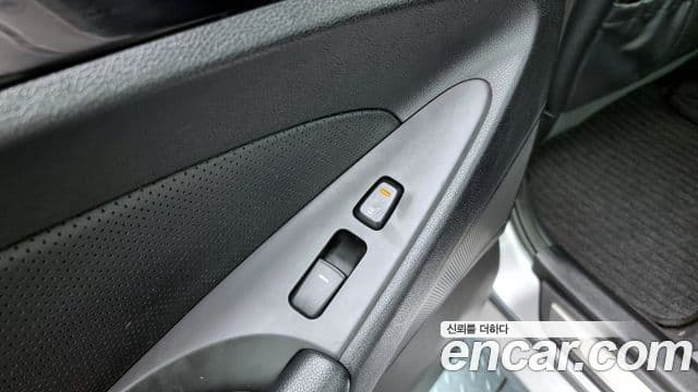 Hyundai YF Sonata люксовая версия, 2010 19