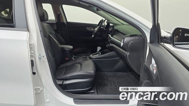 Kia The / новый New K3 2세대 Prestige, 2022 11