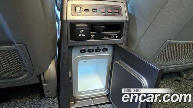 KG모빌리티(SsangYong) Korando 투리스모 high лимузин, 2017 18