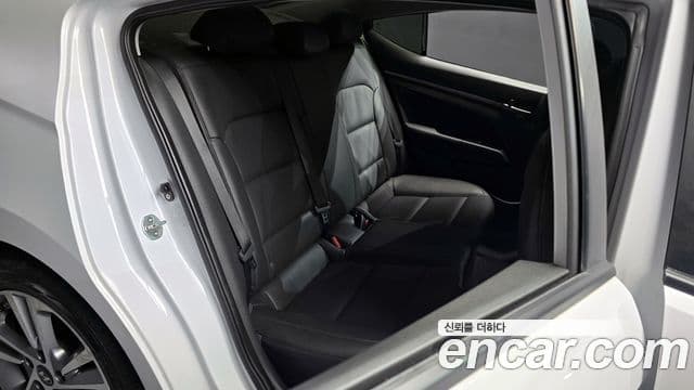 Hyundai Avante AD 1.6 GDI Value Plus, 2018 12