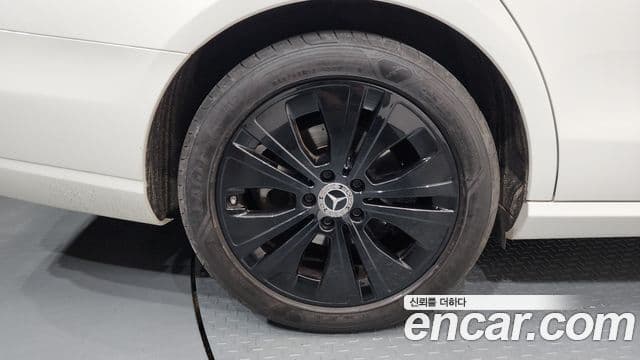 Mercedes-Benz E-класс W213 Avantgarde, 2022 все фото