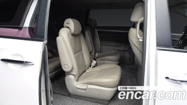 Kia All New Carnival Luxury, 2018 12