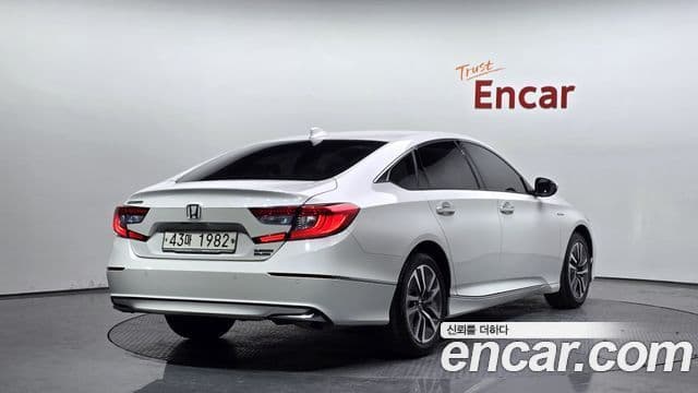 Honda Accord 10세대 2.0 гибрид Туринг (Touring), 2019 2