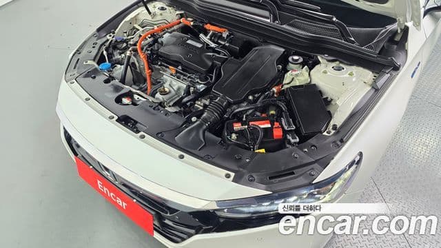 Honda Accord 10세대 2.0 гибрид Туринг (Touring), 2019 6