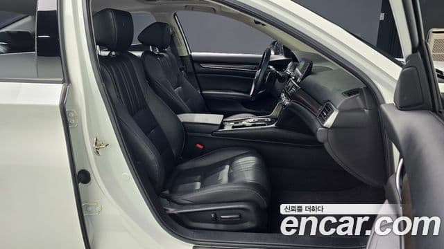 Honda Accord 10세대 2.0 гибрид Туринг (Touring), 2019 10