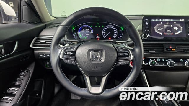 Honda Accord 10세대 2.0 гибрид Туринг (Touring), 2019 13