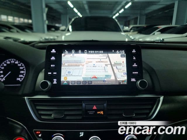 Honda Accord 10세대 2.0 гибрид Туринг (Touring), 2019 15