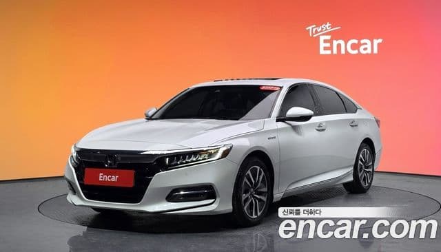 Honda Accord 10세대 2.0 гибрид Туринг (Touring), 2019 1
