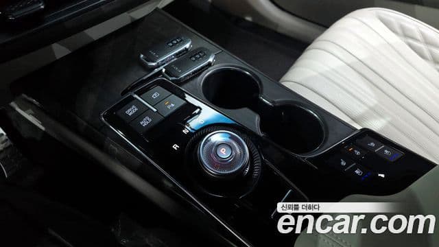 Kia K8 гибрид Signature, 2023 9