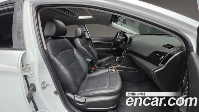 Hyundai Avante AD Special, 2017 10