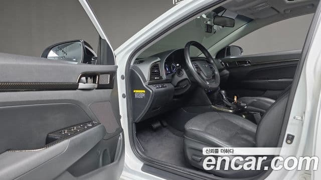 Hyundai Avante AD Special, 2017 12