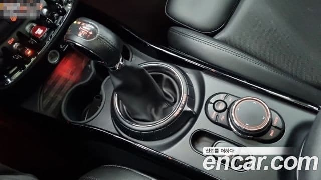 Mini Cooper 클럽맨 2세대, 2017 9