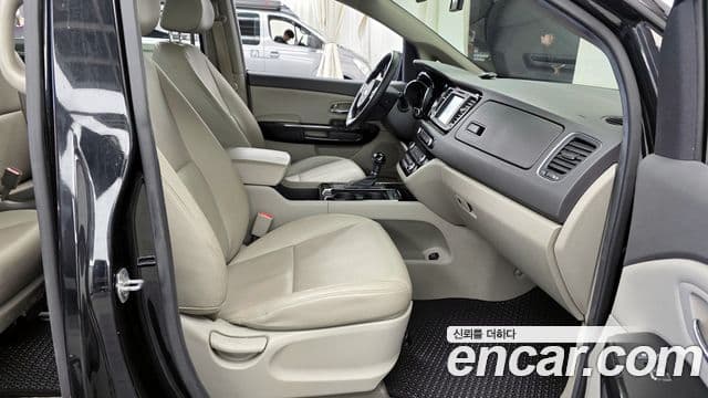 Kia All New Carnival Prestige, 2016 11