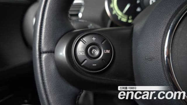 Mini Cooper 클럽맨 2세대, 2021 19