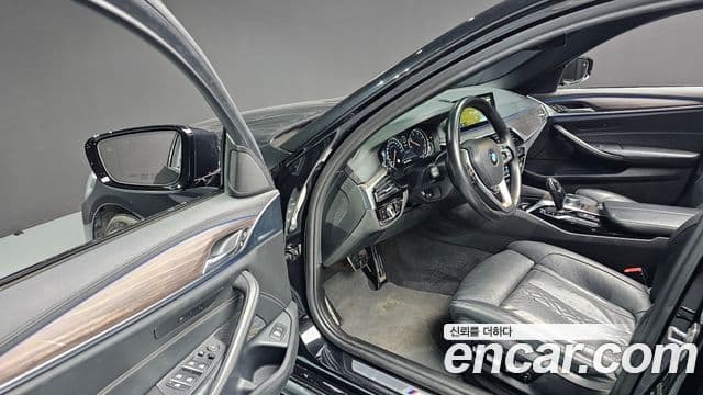 BMW 5시리즈 (G30) 520d M Sport Plus, 2017 12