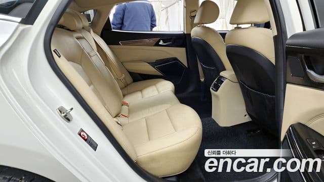 Kia All New K7 Prestige, 2016 12