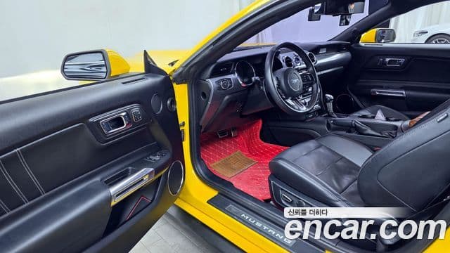 Ford Mustang купе, 2017 10