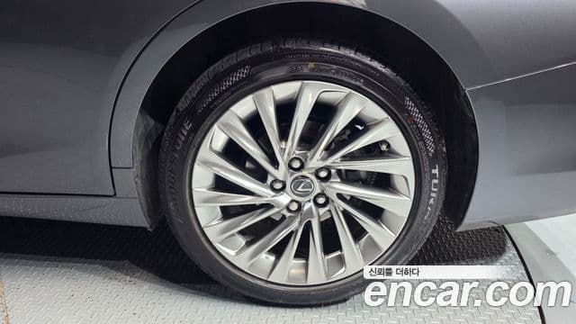 Lexus ES300h 7세대 Luxury Plus, 2023 все фото