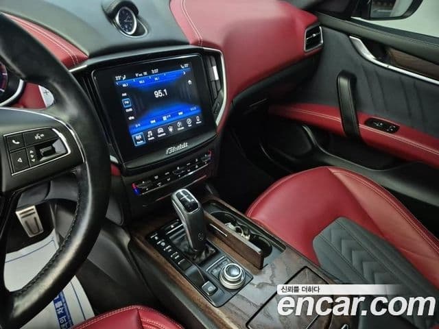 Maserati 기블리 3세대, 2021 10