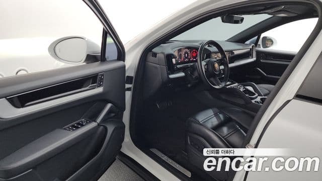 Porsche Cayenne (PO536) 3.0 купе, 2024 10