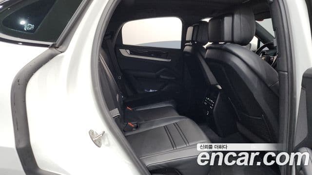 Porsche Cayenne (PO536) 3.0 купе, 2024 12