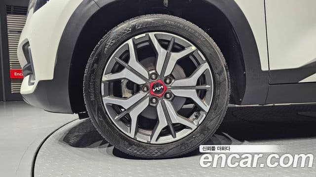 Kia Seltos Signature, 2023 все фото