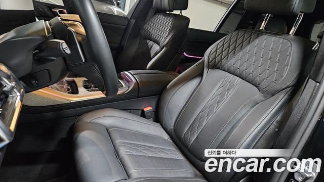 BMW X7 (G07) xDrive 40i Design Pure Excellence 6인승, 2025 9