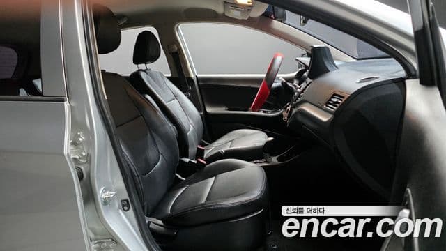 Kia All New Morning Deluxe Trendy, 2014 10