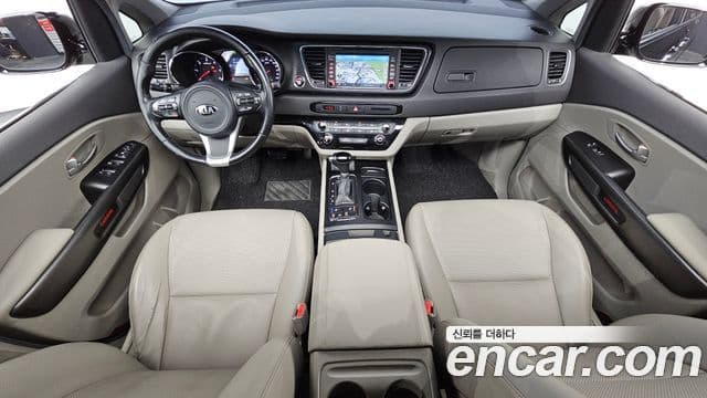 Kia All New Carnival Luxury, 2016 7