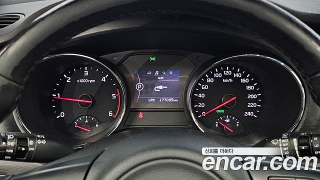 Kia All New Carnival Luxury, 2016 8