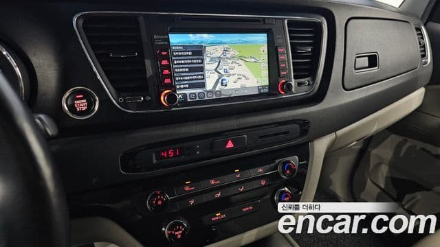 Kia All New Carnival Luxury, 2016 17