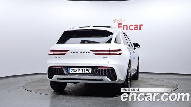 Genesis GV70, 2023 4