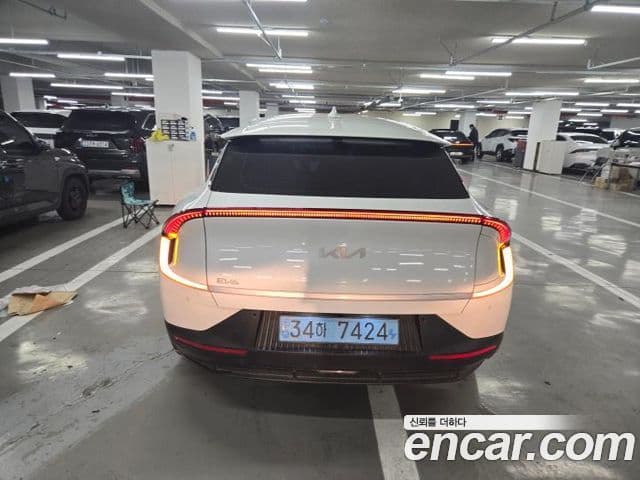Kia EV6 Air, 2023 6