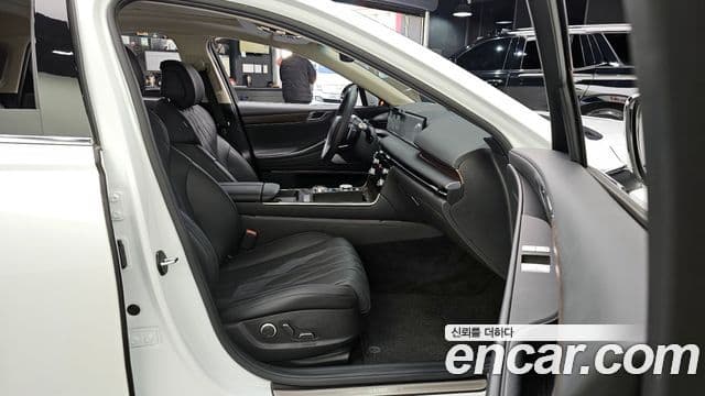 Genesis G80 (RG3) бензин 2.5 турбо 2WD, 2025 11